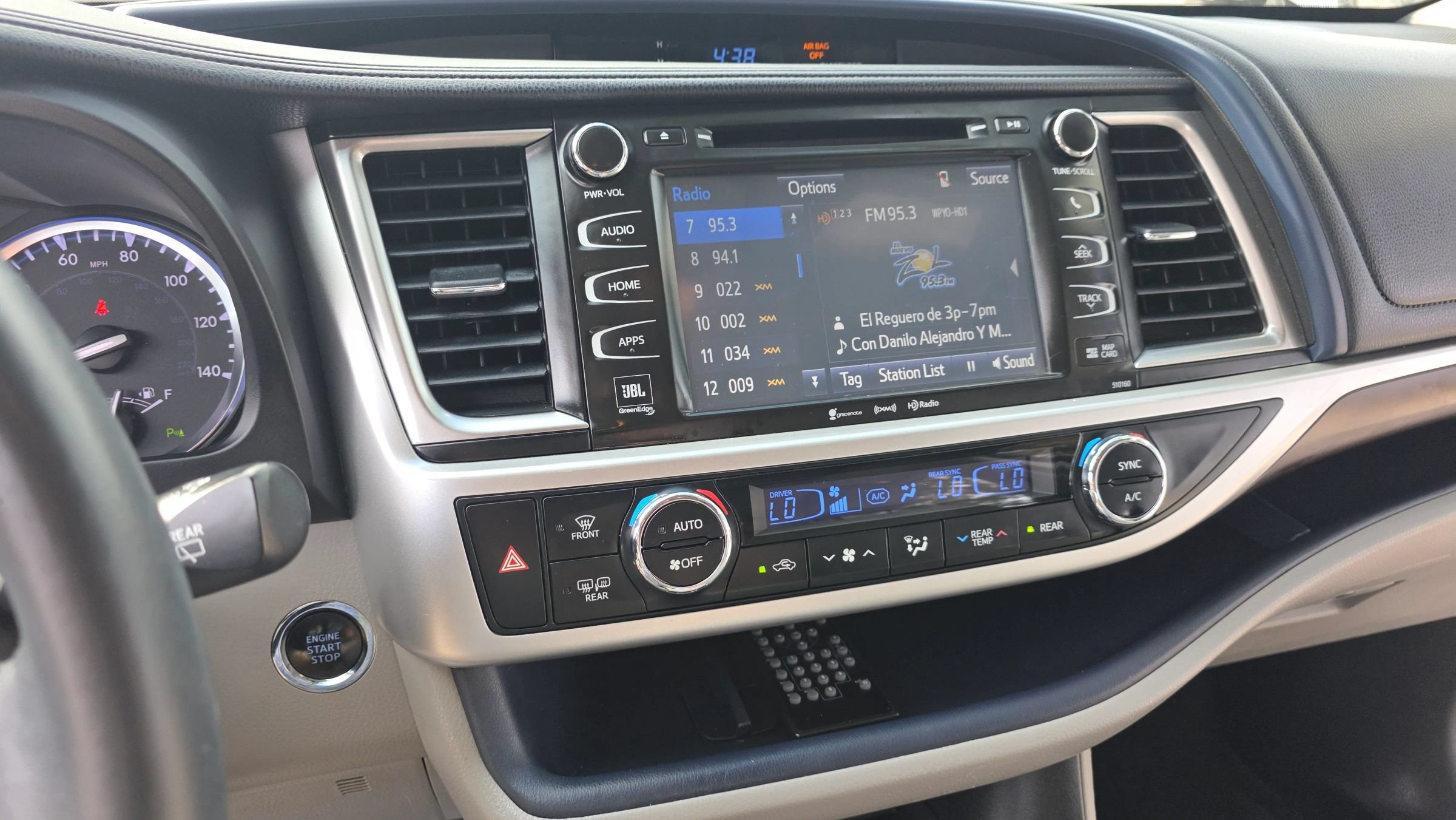 Used 2016 Toyota Highlander Limited FWD image 18
