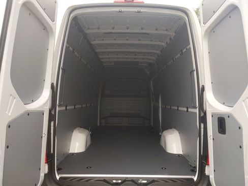 Used 2022 Mercedes-Benz Sprinter 2500 image 10