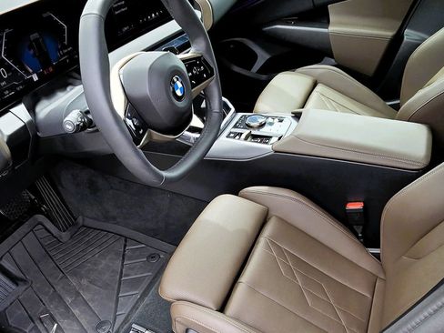 Used 2025 BMW X3 xDrive30i w/ Premium Package image 14