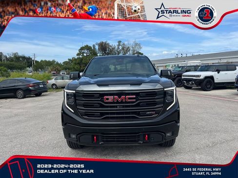 Used 2023 GMC Sierra 1500 AT4 w/ AT4 Premium Package AWD/4WD image 3