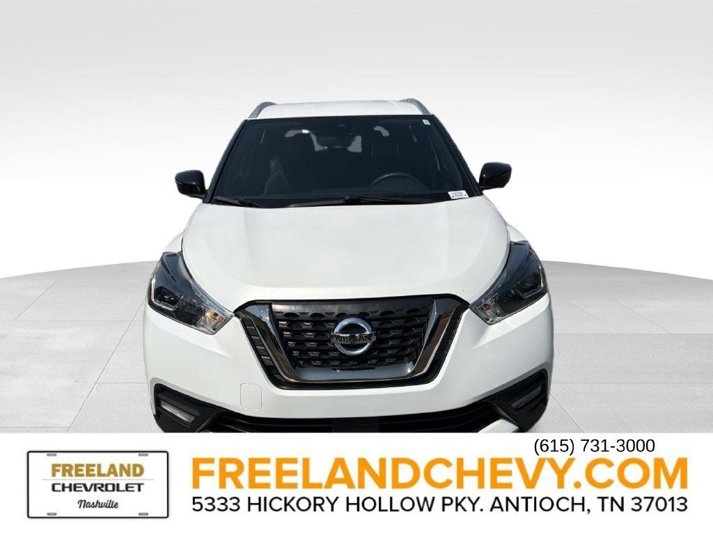Used 2020 Nissan Kicks SR w/ SR Premium Package FWD image 9