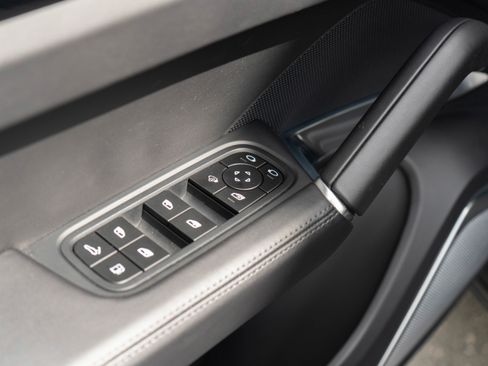 Used 2022 Porsche Cayenne Turbo S AWD/4WD image 12