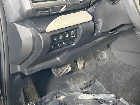 Used 2023 Subaru Forester Limited AWD/4WD image 10