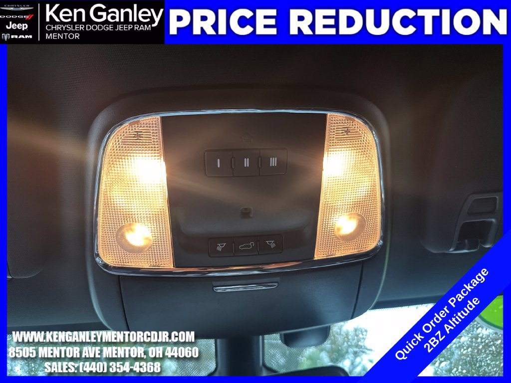 Used 2018 Jeep Grand Cherokee Altitude AWD/4WD image 19
