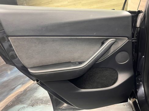 Used 2024 Tesla Model Y Long Range AWD/4WD image 13