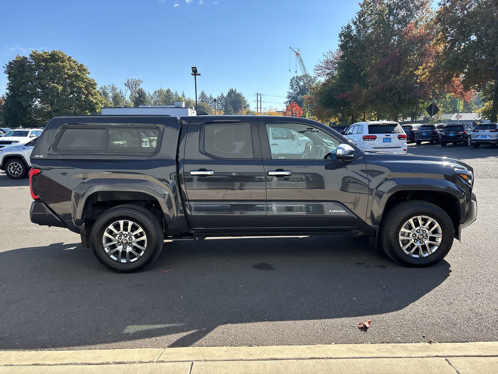 Used 2024 Toyota Tacoma Limited w/ Limited Package (LT) AWD/4WD image 4