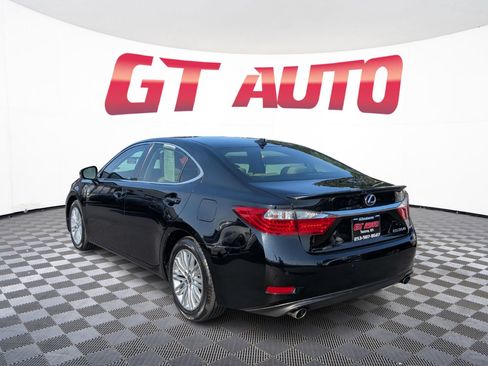 Used 2014 Lexus ES 350 w/ Luxury Package FWD image 3