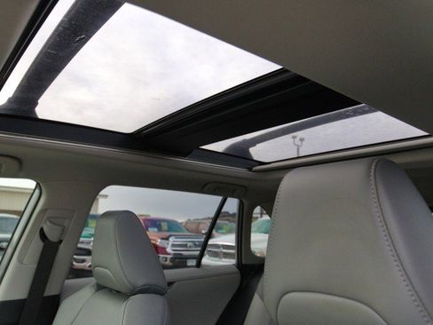 Used 2023 Toyota RAV4 Limited image 17