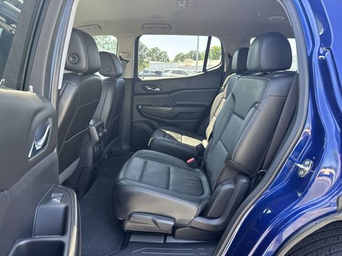 Used 2023 GMC Acadia SLT w/ Elevation Edition FWD image 30