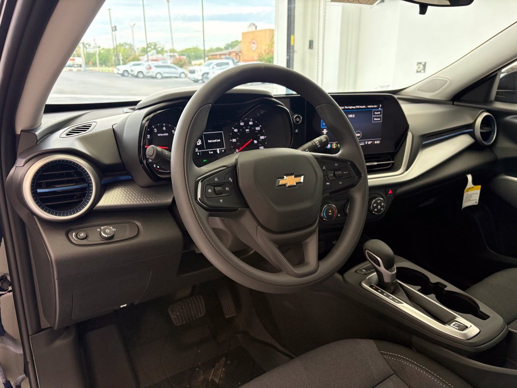 New 2026 Chevrolet Trax LS w/ LS Convenience Package FWD image 2