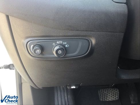 Used 2023 Chevrolet Equinox LT image 30