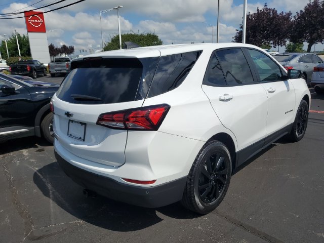 Used 2024 Chevrolet Equinox LS w/ LS Convenience Package FWD image 4