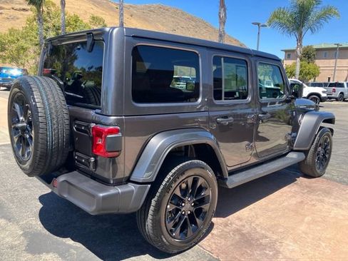 Used 2025 Jeep Wrangler Unlimited Sahara AWD/4WD image 6
