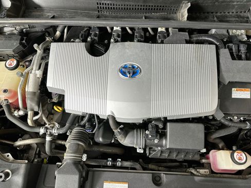 Used 2017 Toyota Prius Prime Premium w/ Carpet Mat Package FWD image 31