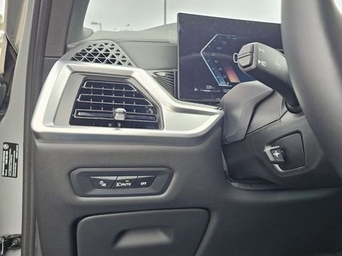 Used 2025 BMW X5 xDrive40i w/ M Sport Package image 19