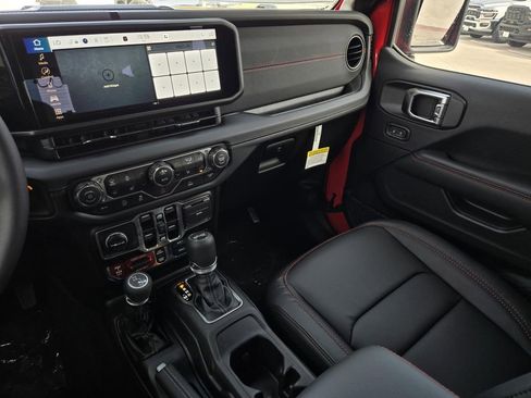 New 2026 Jeep Wrangler Unlimited Rubicon AWD/4WD image 18