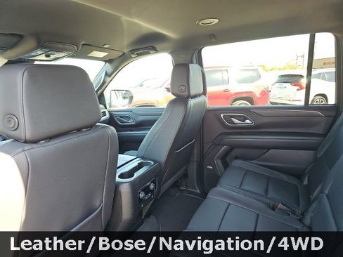 Used 2023 Chevrolet Suburban LT image 29