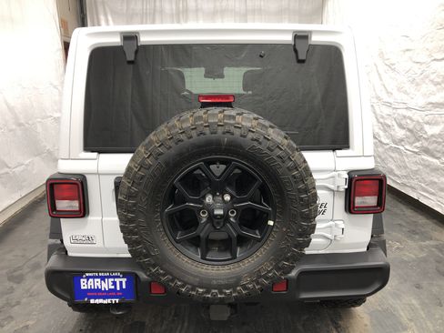 Certified 2024 Jeep Wrangler Willys image 9