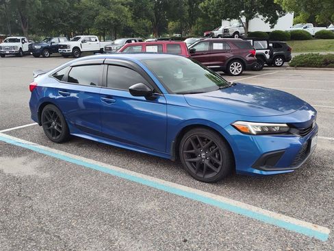 Used 2023 Honda Civic Sport image 2