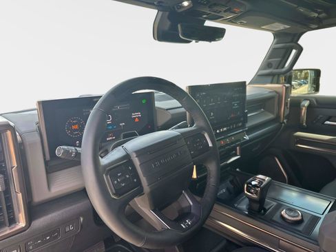 Used 2025 GMC Hummer EV 2X image 18