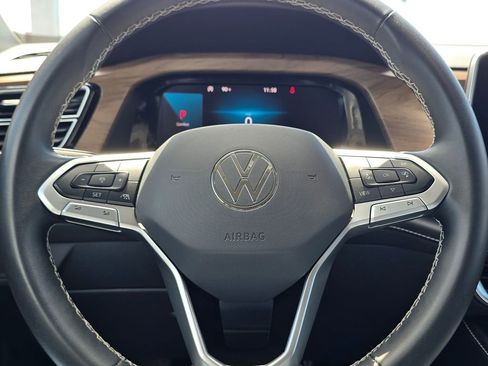 Used 2024 Volkswagen Atlas SE AWD/4WD image 25