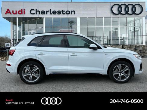 Certified 2025 Audi Q5 2.0T Premium w/ Convenience Plus Package AWD/4WD image 2