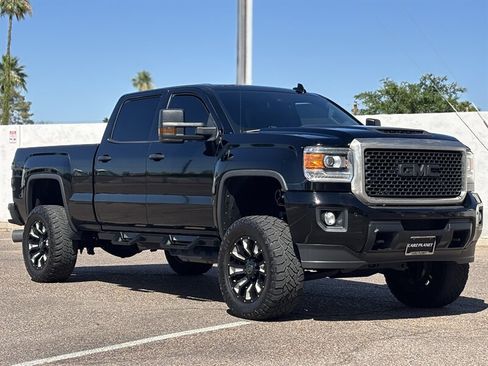 Used 2017 GMC Sierra 2500 Denali w/ Duramax Plus Package AWD/4WD image 1