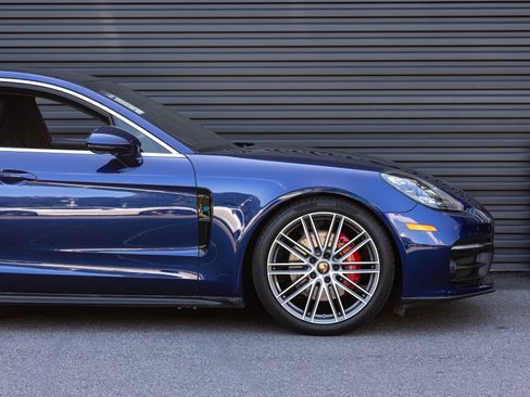 Certified 2022 Porsche Panamera 4S w/ Premium Package AWD/4WD image 9
