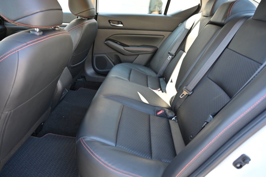 Used 2025 Nissan Altima 2.5 SR FWD image 15