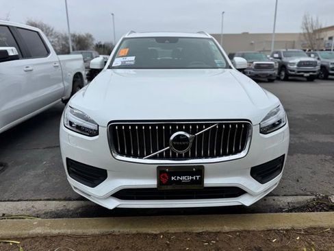 Used 2021 Volvo XC90 T6 Momentum image 2