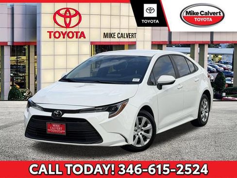 Used 2025 Toyota Corolla LE image 1