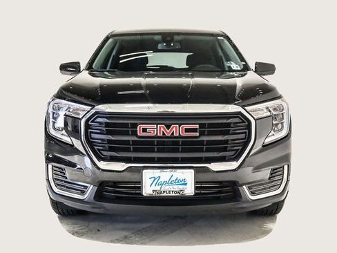 Used 2022 GMC Terrain SLE image 3