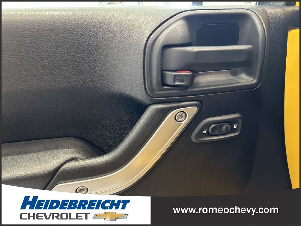 Used 2015 Jeep Wrangler Sahara w/ Connectivity Group AWD/4WD image 11