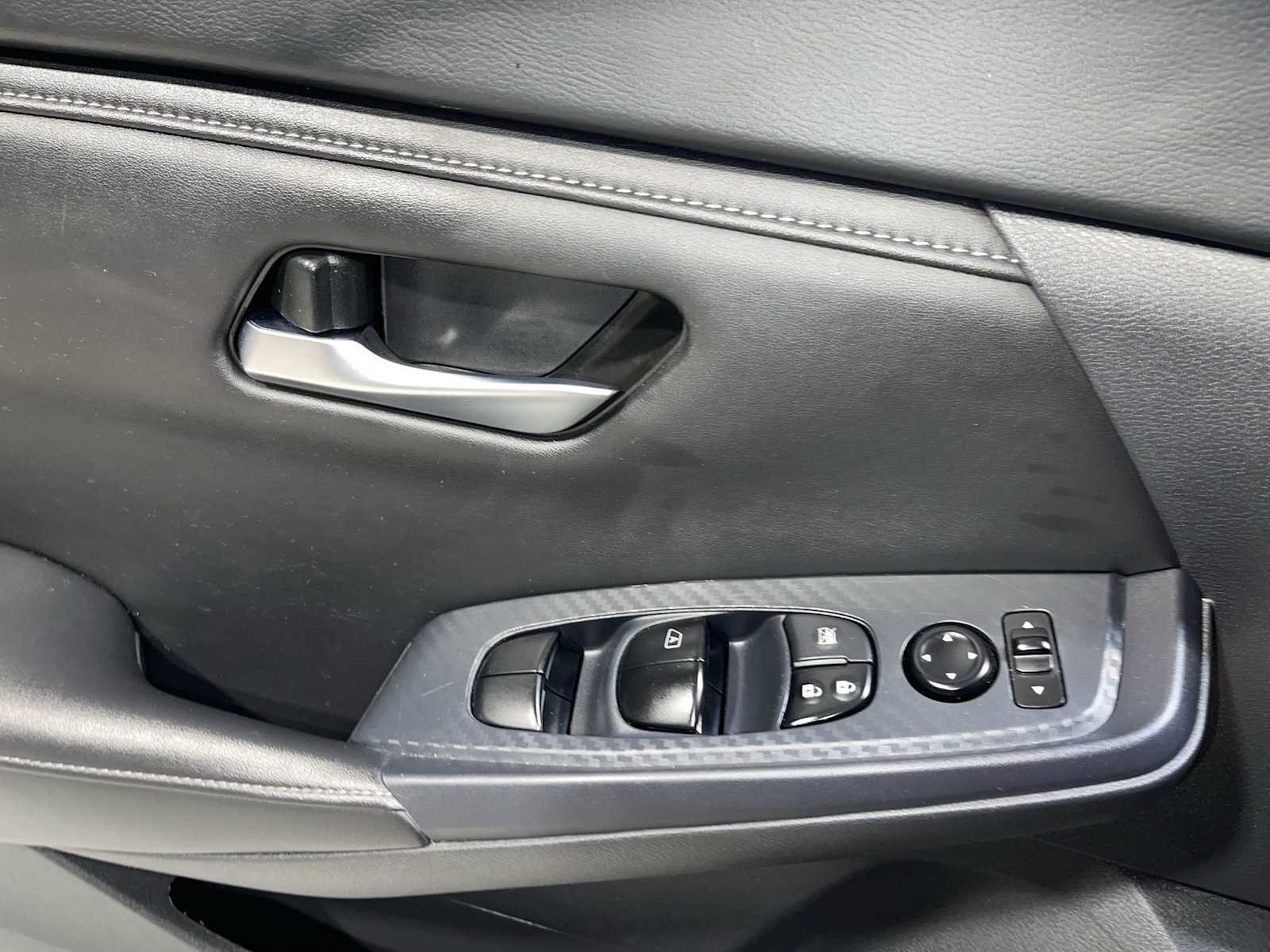 Used 2024 Nissan Sentra SV FWD image 23