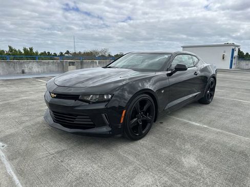 Used 2018 Chevrolet Camaro LT RWD image 36