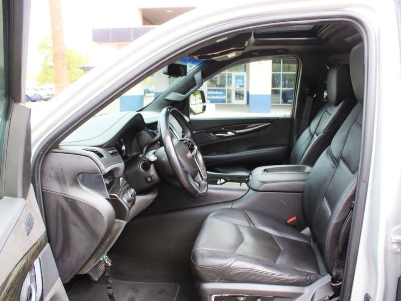 Used 2019 Cadillac Escalade Platinum AWD/4WD image 13