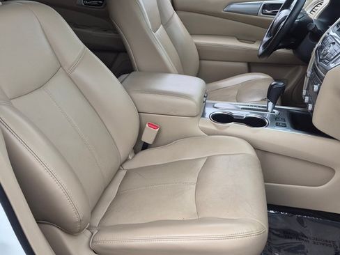 Used 2019 Nissan Pathfinder SL FWD image 20