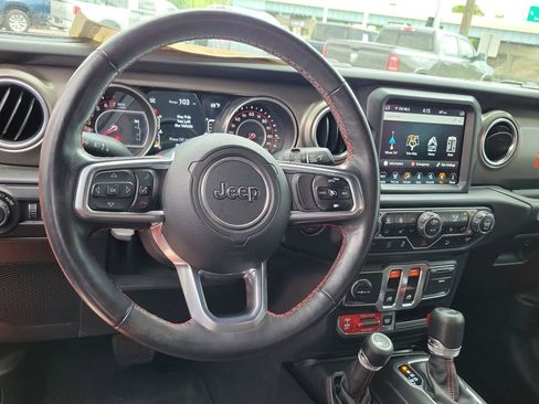 Used 2018 Jeep Wrangler Rubicon AWD/4WD image 9