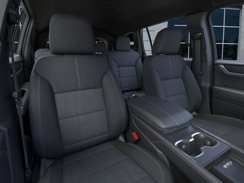 New 2025 GMC Acadia Elevation image 18