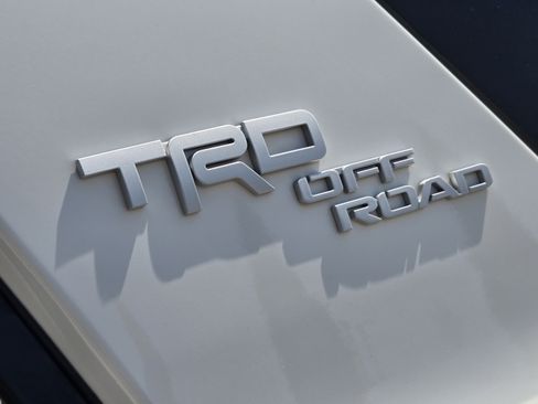 Used 2022 Toyota 4Runner TRD Off-Road AWD/4WD image 40