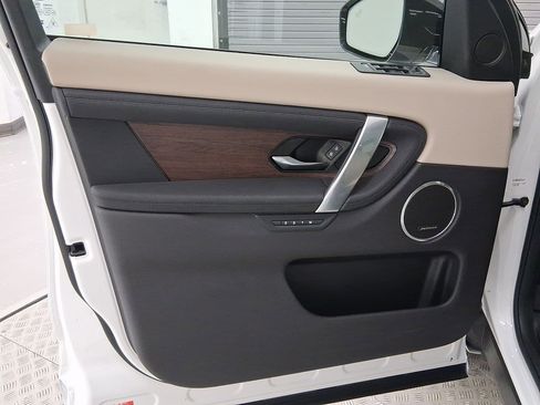 New 2025 Land Rover Discovery Sport S image 12