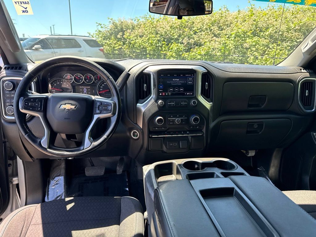 Used 2019 Chevrolet Silverado 1500 LT w/ Convenience Package AWD/4WD image 12