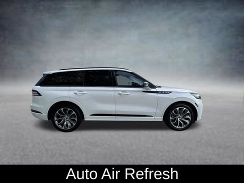 Used 2026 Lincoln Aviator 2WD w/ Jet Appearance Package image 8