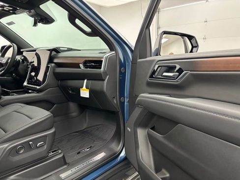 New 2026 GMC Yukon Denali w/ Denali Reserve Package image 38