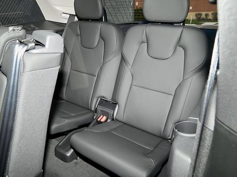 New 2025 Volvo XC90 T8 Plus w/ Protection Package Premier image 21