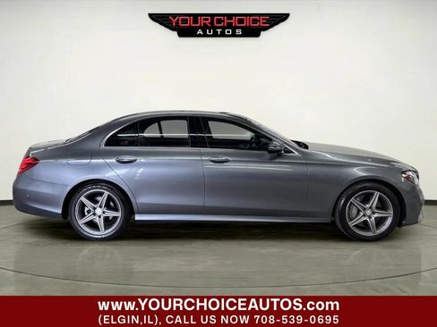 Used 2017 Mercedes-Benz E 300 4MATIC image 9