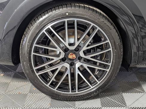 New 2026 Porsche Cayenne GTS image 13