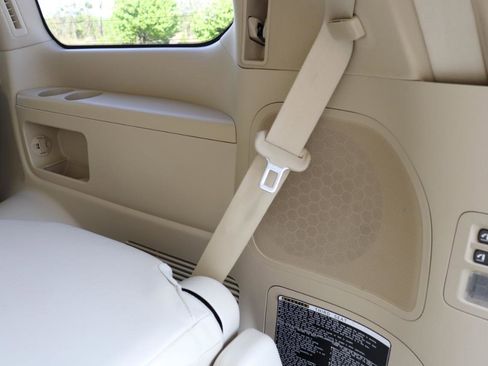 Used 2014 Lexus LX 570 4WD image 45