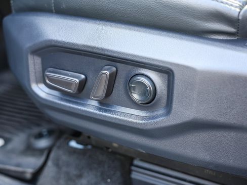 Used 2024 Toyota Tundra Limited AWD/4WD image 12