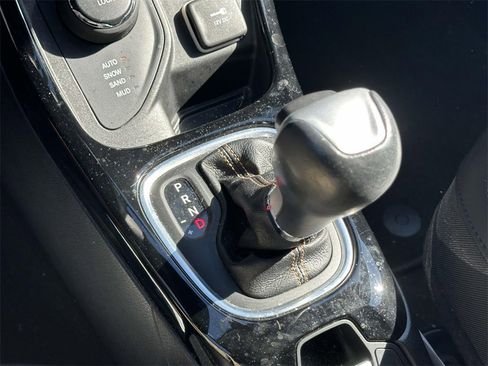 Used 2020 Jeep Compass Limited image 28